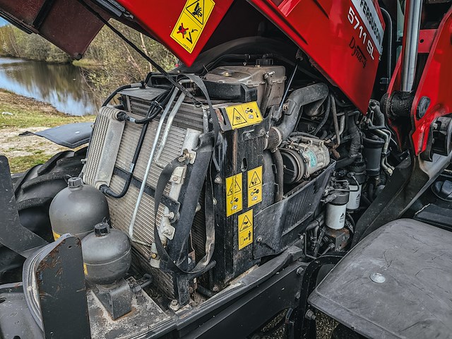 Land- of bosbouwtrekker, massey ferguson, 5435, 2016, met voorlader, ålö mf 946 - afbeelding 30 van  39