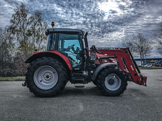 Land- of bosbouwtrekker, massey ferguson, 5435, 2016, met voorlader, ålö mf 946 - afbeelding 36 van  39
