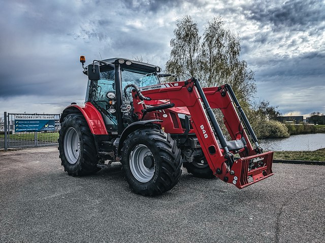 Land- of bosbouwtrekker, massey ferguson, 5435, 2016, met voorlader, ålö mf 946 - afbeelding 37 van  39