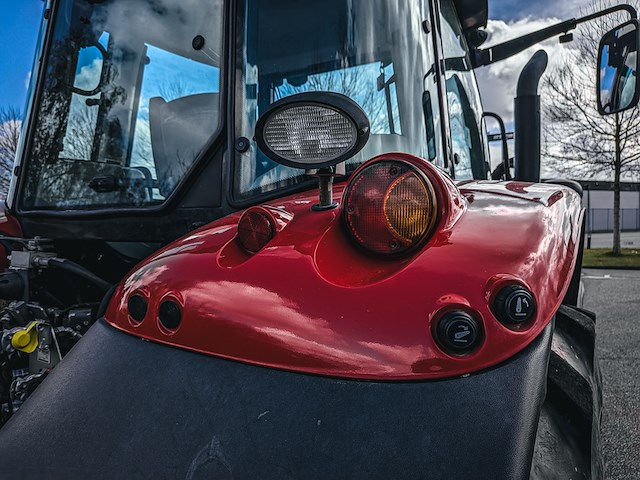 Land- of bosbouwtrekker, massey ferguson, 5711 sl, 2016, met voorlader, ålö mf 946 - afbeelding 11 van  44