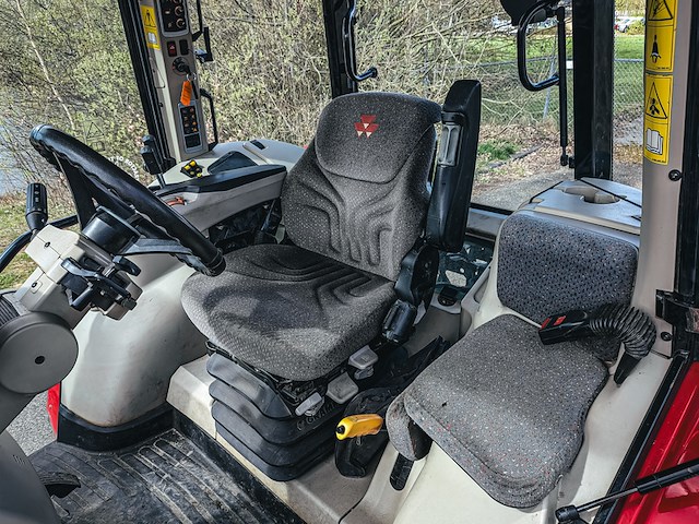 Land- of bosbouwtrekker, massey ferguson, 5711 sl, 2016, met voorlader, ålö mf 946 - afbeelding 25 van  44