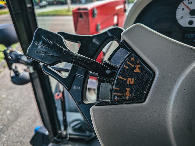 Land- of bosbouwtrekker, massey ferguson, 5711 sl, 2016, met voorlader, ålö mf 946 - afbeelding 27 van  44