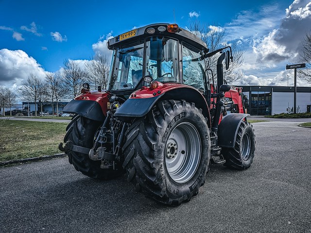 Land- of bosbouwtrekker, massey ferguson, 5711 sl, 2016, met voorlader, ålö mf 946 - afbeelding 40 van  44