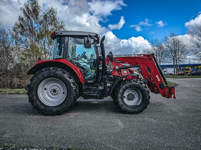 Land- of bosbouwtrekker, massey ferguson, 5711 sl, 2016, met voorlader, ålö mf 946 - afbeelding 41 van  44