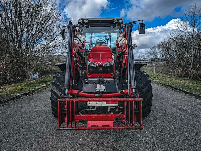 Land- of bosbouwtrekker, massey ferguson, 5711 sl, 2016, met voorlader, ålö mf 946 - afbeelding 43 van  44
