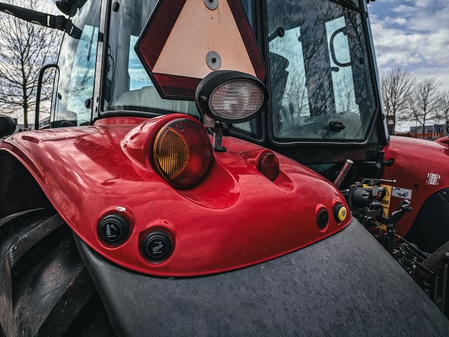 Land- of bosbouwtrekker, massey ferguson, 5711 sl, 2016, met voorlader, ålö mf 946 - afbeelding 5 van  46