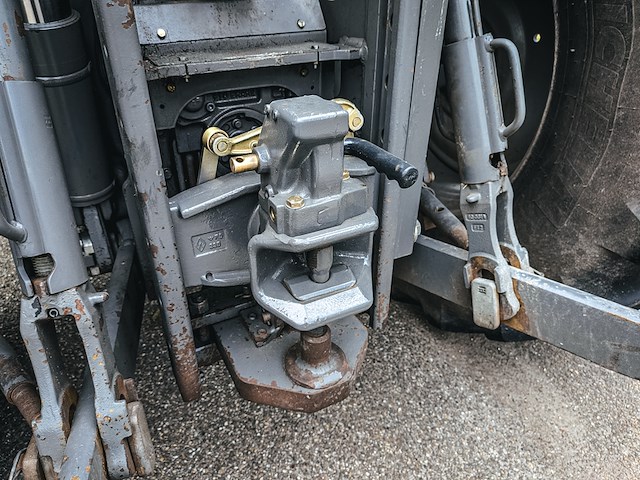 Land- of bosbouwtrekker, massey ferguson, 5711 sl, 2016, met voorlader, ålö mf 946 - afbeelding 9 van  46