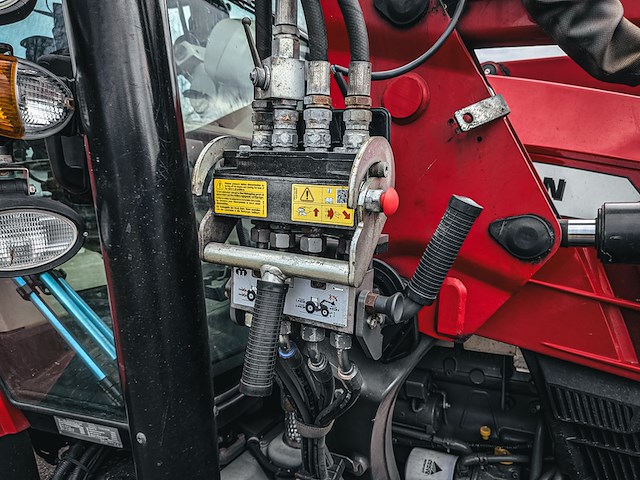 Land- of bosbouwtrekker, massey ferguson, 5711 sl, 2016, met voorlader, ålö mf 946 - afbeelding 15 van  46