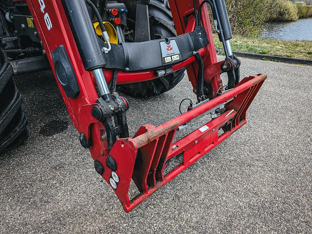 Land- of bosbouwtrekker, massey ferguson, 5711 sl, 2016, met voorlader, ålö mf 946 - afbeelding 16 van  46