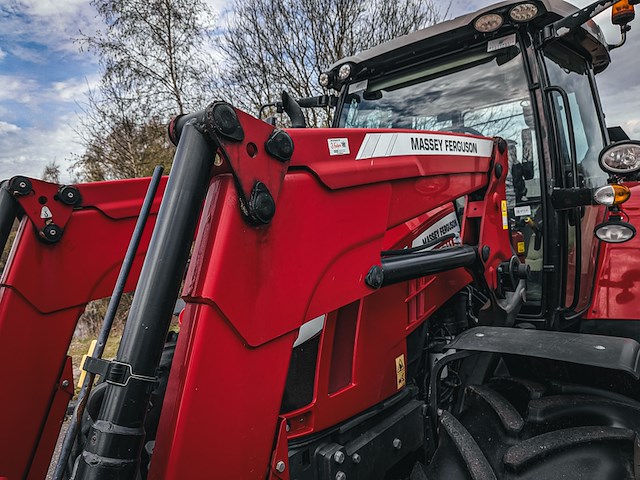 Land- of bosbouwtrekker, massey ferguson, 5711 sl, 2016, met voorlader, ålö mf 946 - afbeelding 17 van  46