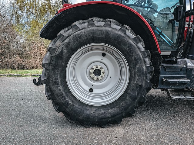 Land- of bosbouwtrekker, massey ferguson, 5711 sl, 2016, met voorlader, ålö mf 946 - afbeelding 21 van  46