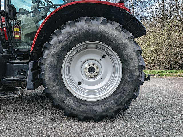 Land- of bosbouwtrekker, massey ferguson, 5711 sl, 2016, met voorlader, ålö mf 946 - afbeelding 22 van  46