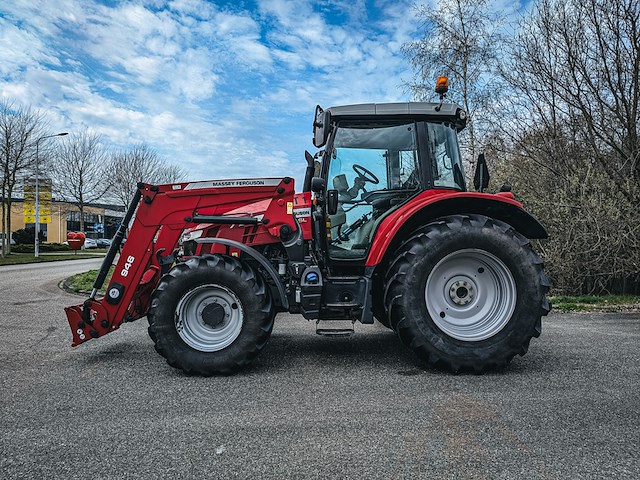 Land- of bosbouwtrekker, massey ferguson, 5711 sl, 2016, met voorlader, ålö mf 946 - afbeelding 12 van  46
