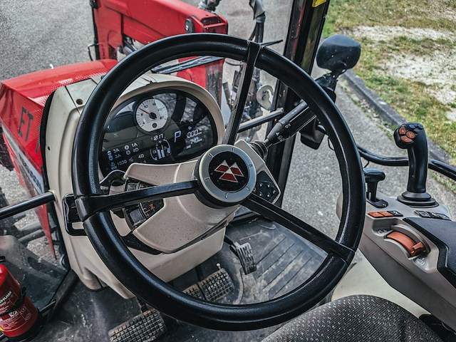 Land- of bosbouwtrekker, massey ferguson, 5711 sl, 2016, met voorlader, ålö mf 946 - afbeelding 26 van  46