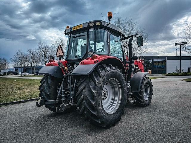 Land- of bosbouwtrekker, massey ferguson, 5711 sl, 2016, met voorlader, ålö mf 946 - afbeelding 42 van  46