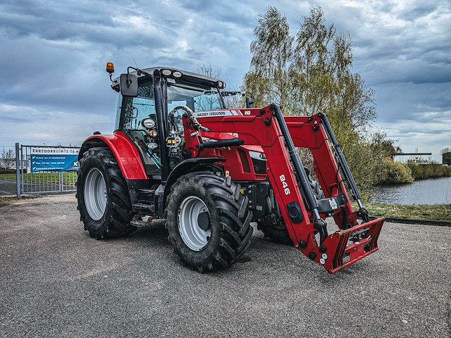 Land- of bosbouwtrekker, massey ferguson, 5711 sl, 2016, met voorlader, ålö mf 946 - afbeelding 44 van  46