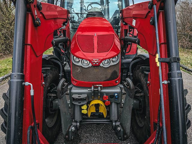 Land- of bosbouwtrekker, massey ferguson, 5711 sl, 2016, met voorlader, ålö mf 946 - afbeelding 46 van  46