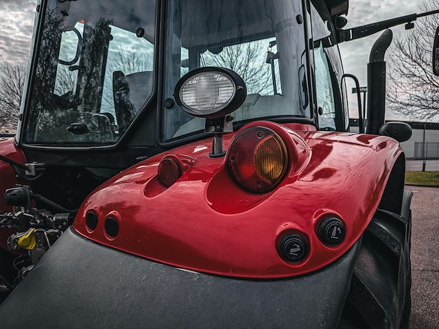 Land- of bosbouwtrekker, massey ferguson, 5711 sl, 2016 - afbeelding 11 van  39