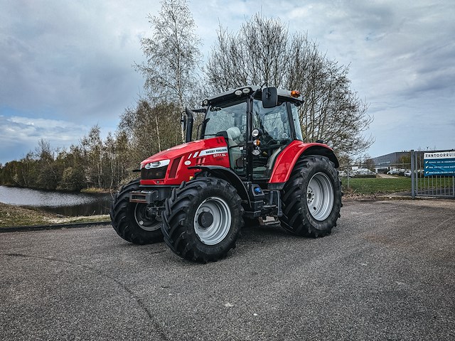 Land- of bosbouwtrekker, massey ferguson, 5711 sl, 2016 - afbeelding 1 van  39