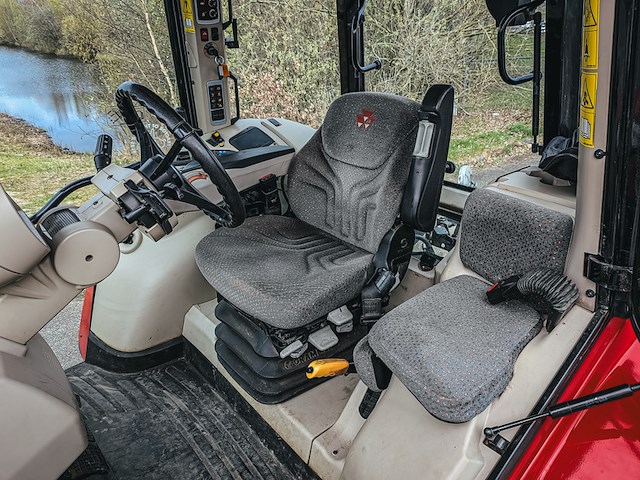 Land- of bosbouwtrekker, massey ferguson, 5711 sl, 2016 - afbeelding 18 van  39