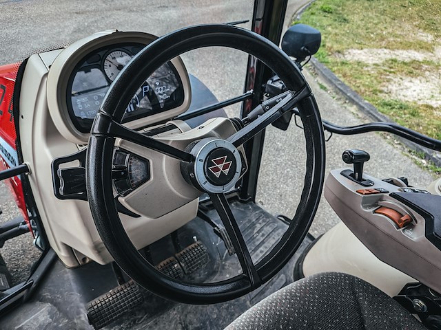 Land- of bosbouwtrekker, massey ferguson, 5711 sl, 2016 - afbeelding 19 van  39