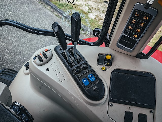 Land- of bosbouwtrekker, massey ferguson, 5711 sl, 2016 - afbeelding 25 van  39