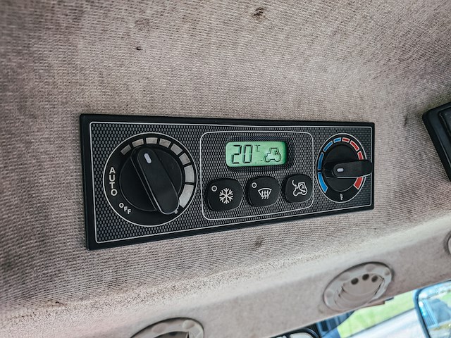 Land- of bosbouwtrekker, massey ferguson, 5711 sl, 2016 - afbeelding 27 van  39