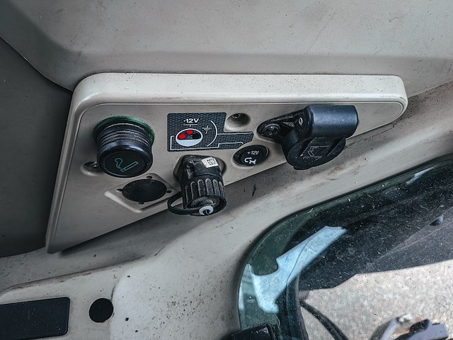 Land- of bosbouwtrekker, massey ferguson, 5711 sl, 2016 - afbeelding 29 van  39