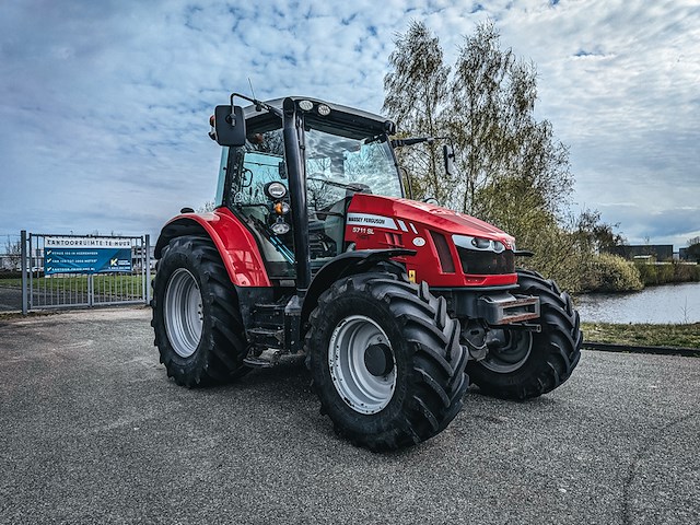 Land- of bosbouwtrekker, massey ferguson, 5711 sl, 2016 - afbeelding 37 van  39