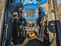 Land- of bosbouwtrekker met voorlader new holland, t6060, bouwjaar 2006 - afbeelding 10 van  30