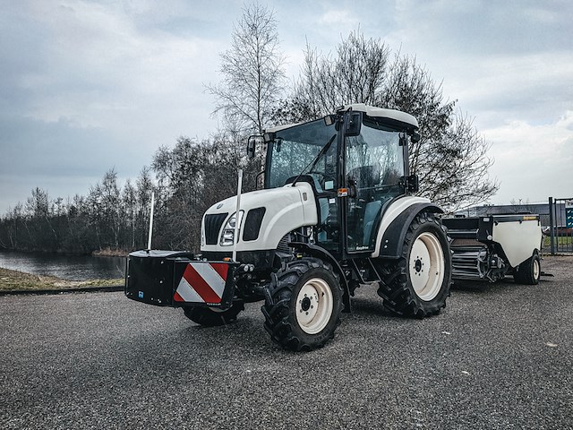 Land- of bosbouwtrekker, new holland, boomer 54d, 2020, (320 gebruiksuren) - afbeelding 1 van  43