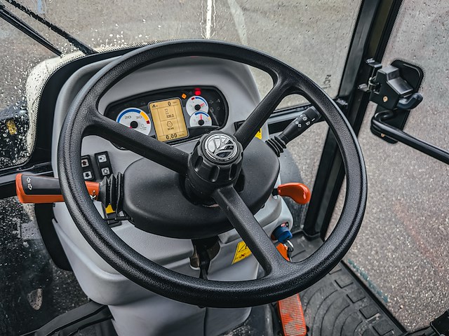 Land- of bosbouwtrekker, new holland, boomer 54d, 2020, (320 gebruiksuren) - afbeelding 18 van  43