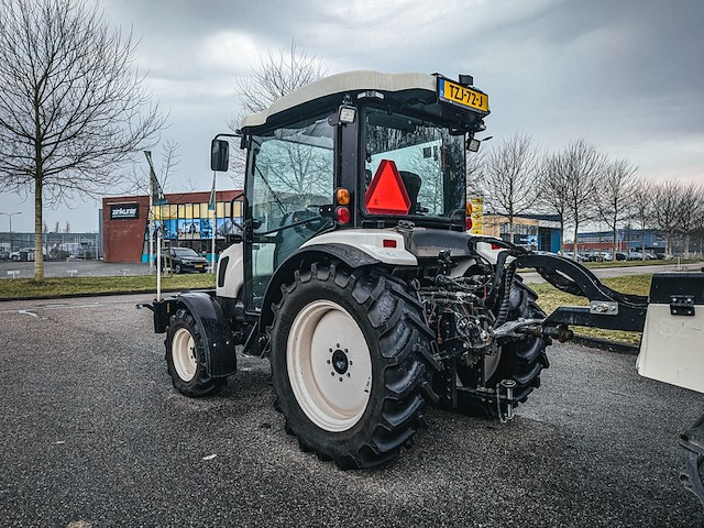 Land- of bosbouwtrekker, new holland, boomer 54d, 2020, (320 gebruiksuren) - afbeelding 23 van  43