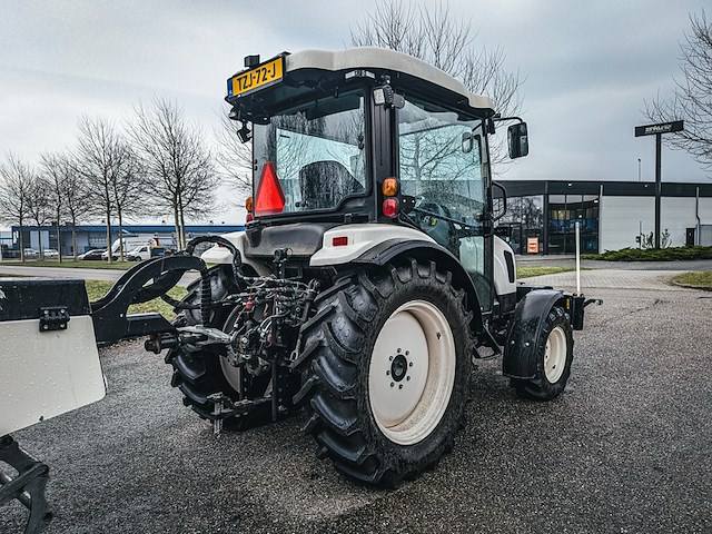 Land- of bosbouwtrekker, new holland, boomer 54d, 2020, (320 gebruiksuren) - afbeelding 34 van  43