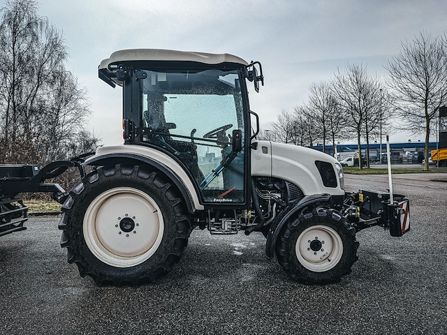 Land- of bosbouwtrekker, new holland, boomer 54d, 2020, (320 gebruiksuren) - afbeelding 39 van  43