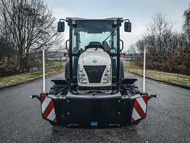 Land- of bosbouwtrekker, new holland, boomer 54d, 2020, (320 gebruiksuren) - afbeelding 41 van  43