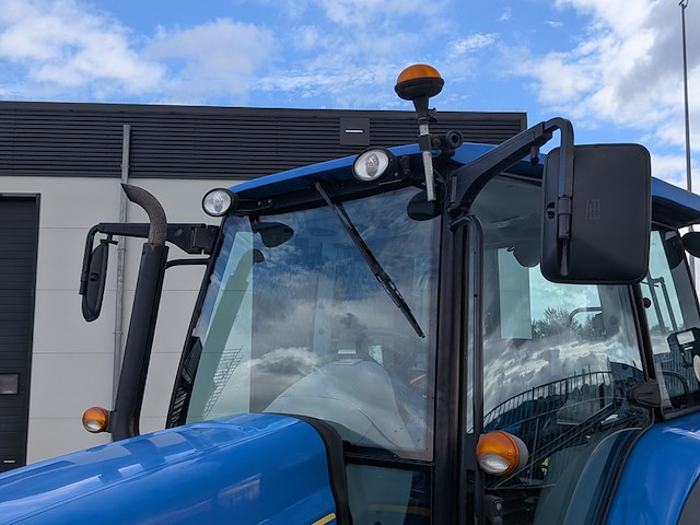 Land- of bosbouwtrekker, new holland, t5040, 2010 - afbeelding 5 van  33