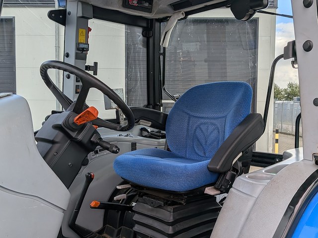 Land- of bosbouwtrekker, new holland, t5040, 2010 - afbeelding 15 van  33