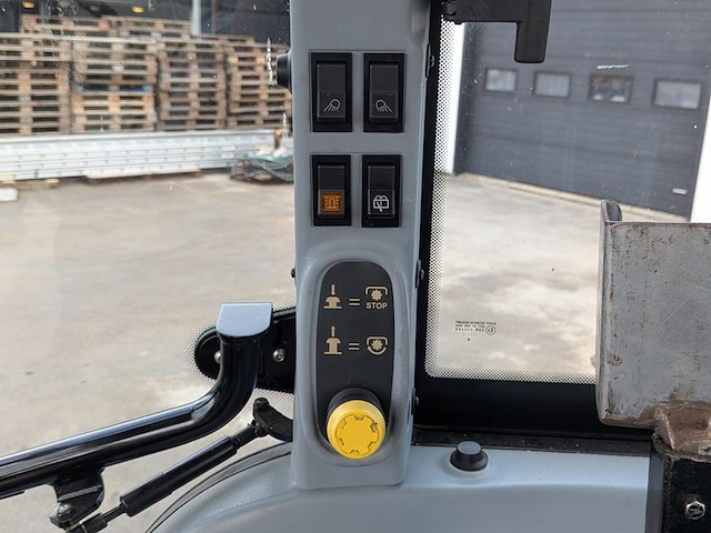 Land- of bosbouwtrekker, new holland, t5040, 2010 - afbeelding 21 van  33