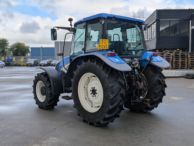 Land- of bosbouwtrekker, new holland, t5040, 2010 - afbeelding 23 van  33