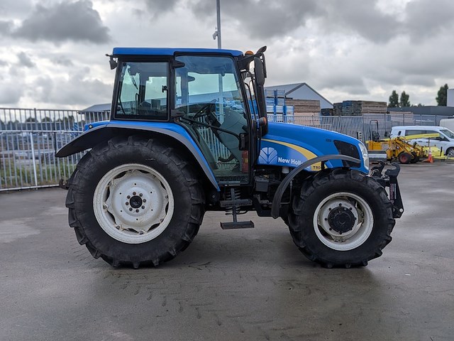 Land- of bosbouwtrekker, new holland, t5040, 2010 - afbeelding 30 van  33