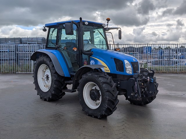 Land- of bosbouwtrekker, new holland, t5040, 2010 - afbeelding 31 van  33