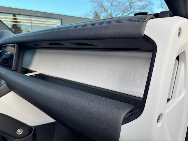 Land rover - 2021 - defender 110 - 3.0 d250 110x se 7p. - l-894-gl - 2021 - afbeelding 27 van  41