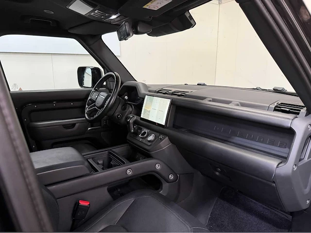 Land rover - defender - 110 3.0 p400 110 xs ed - personenauto - 2022 - afbeelding 9 van  39