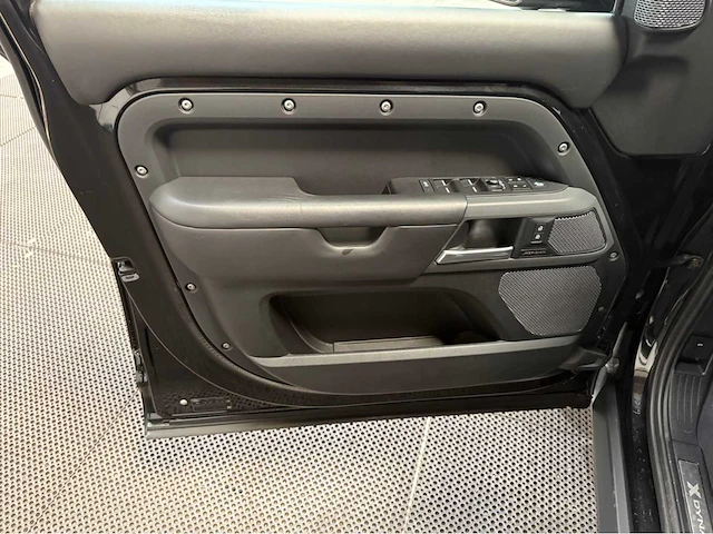 Land rover - defender - 110 3.0 p400 110 xs ed - personenauto - 2022 - afbeelding 30 van  39