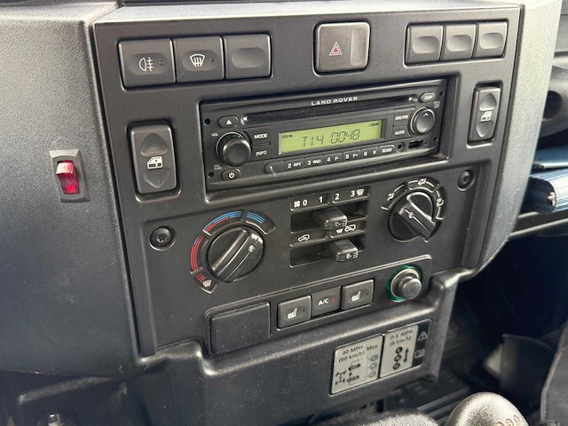 Land rover - defender - 2.4 td 110" e vp-662-v 2009 iaw - afbeelding 16 van  19