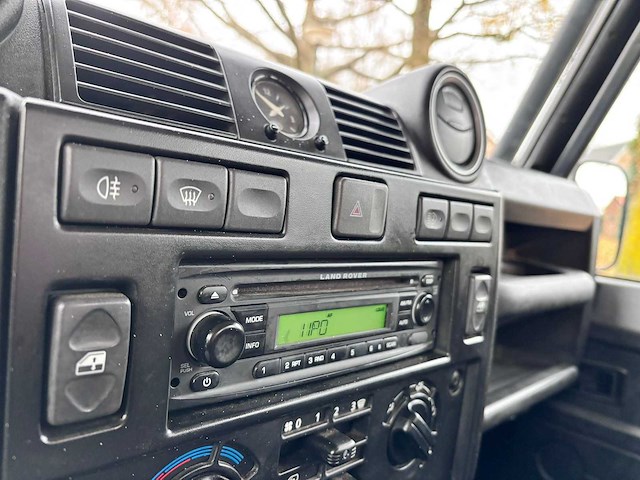 Land rover - defender - 2.4 td 130" s cr.cab - 99 dkm - 71-vvn-3 - pick-up truck - 2008 - afbeelding 8 van  25