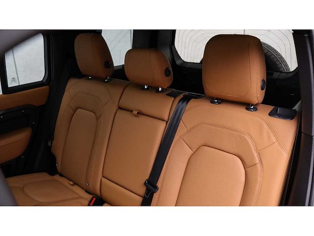 Land rover - defender 110 - 5.0 p525 110 v8 c ed - x-310-zg - 2023 - afbeelding 31 van  38