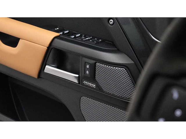 Land rover - defender 110 - 5.0 p525 110 v8 c ed - x-310-zg - 2023 - afbeelding 19 van  39