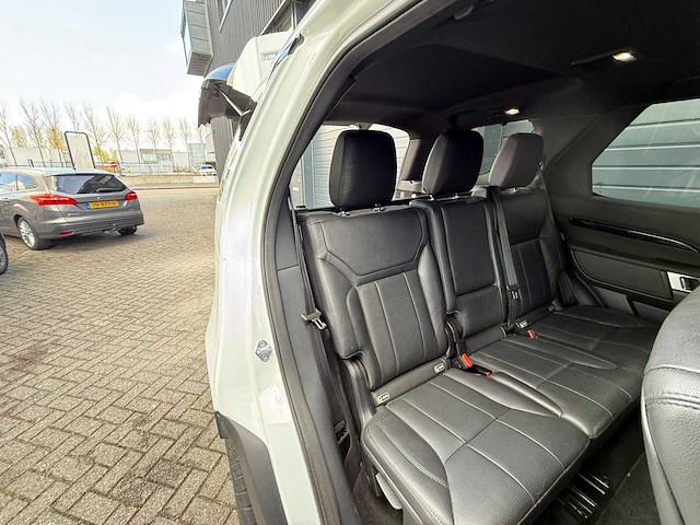 Land rover - discovery - 2.0 se td4 - car - 2017 - afbeelding 11 van  28